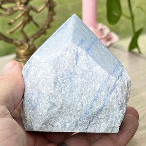 Modrý křemen hrot 6 - 556 g, cca 8,8 x 5,6 x 8,5 cm