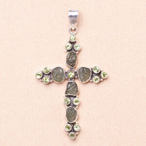 Vltavín a olivín přívěsek kříž stříbro Ag 925 LOT5 - 5,1 cm, 7,9 g