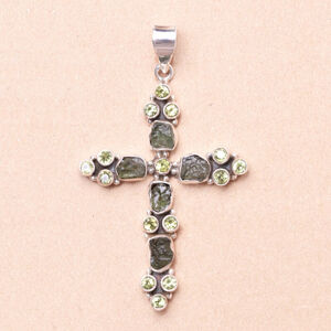 Vltavín a olivín přívěsek kříž stříbro Ag 925 LOT9 - 4,8 cm, 7,6 g